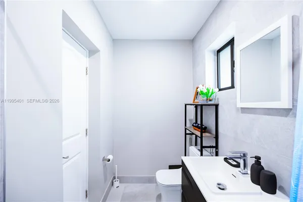 $1,600,000 | 18840 Southwest 218th Street, Miami, FL 33170