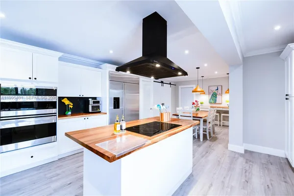 $1,600,000 | 18840 Southwest 218th Street, Miami, FL 33170