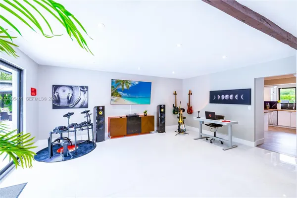 $1,600,000 | 18840 Southwest 218th Street, Miami, FL 33170