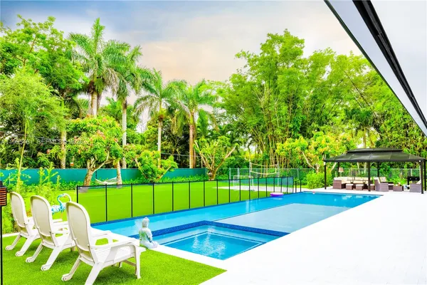 $1,600,000 | 18840 Southwest 218th Street, Miami, FL 33170