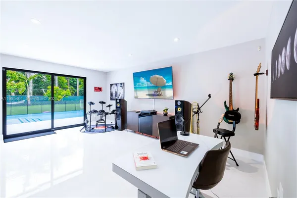 $1,600,000 | 18840 Southwest 218th Street, Miami, FL 33170