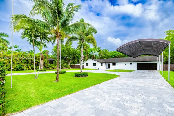 $1,600,000 | 18840 Southwest 218th Street, Miami, FL 33170