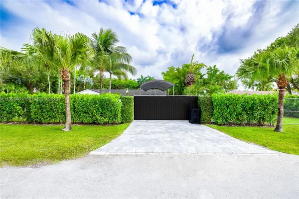 $1,600,000 | 18840 Southwest 218th Street, Miami, FL 33170