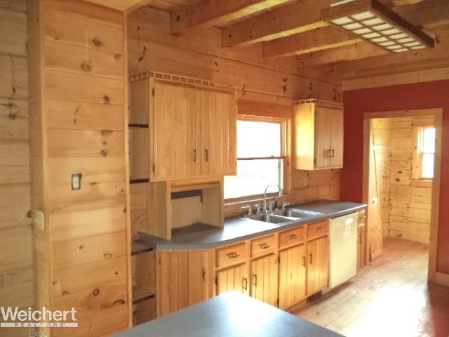 8098 Rattle Run Road Columbus, MI 48063 - Photo 5 of 20 31294533-4.JPG
