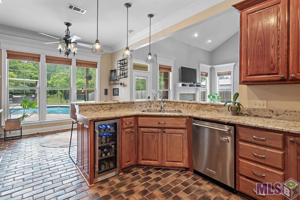 11473 Denham Road Gonzales, LA 70737 - Photo 6 of 38 Gallery Image 6