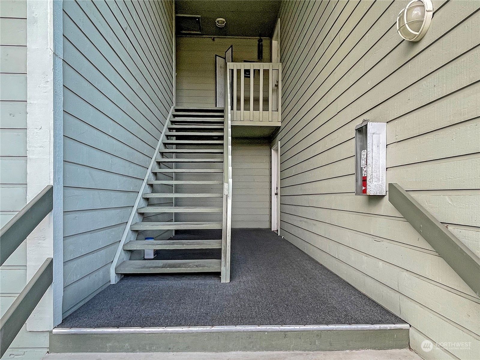 14401 Southeast Petrovitsky Road, Unit D105 Renton, WA 98058 - Photo 3 of 25 a view of entryway