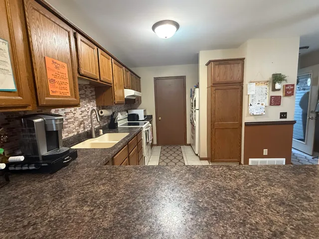 $267,500 | 411 South Lexington Parkway, DeForest, WI 53532