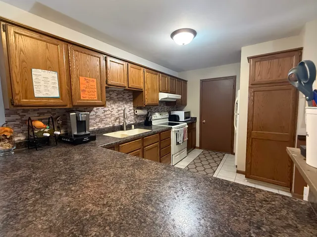 $267,500 | 411 South Lexington Parkway, DeForest, WI 53532