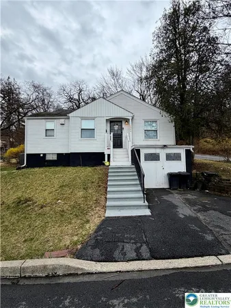 $1,800 | 1344 Moravia Street, Fountain Hill, PA 18015