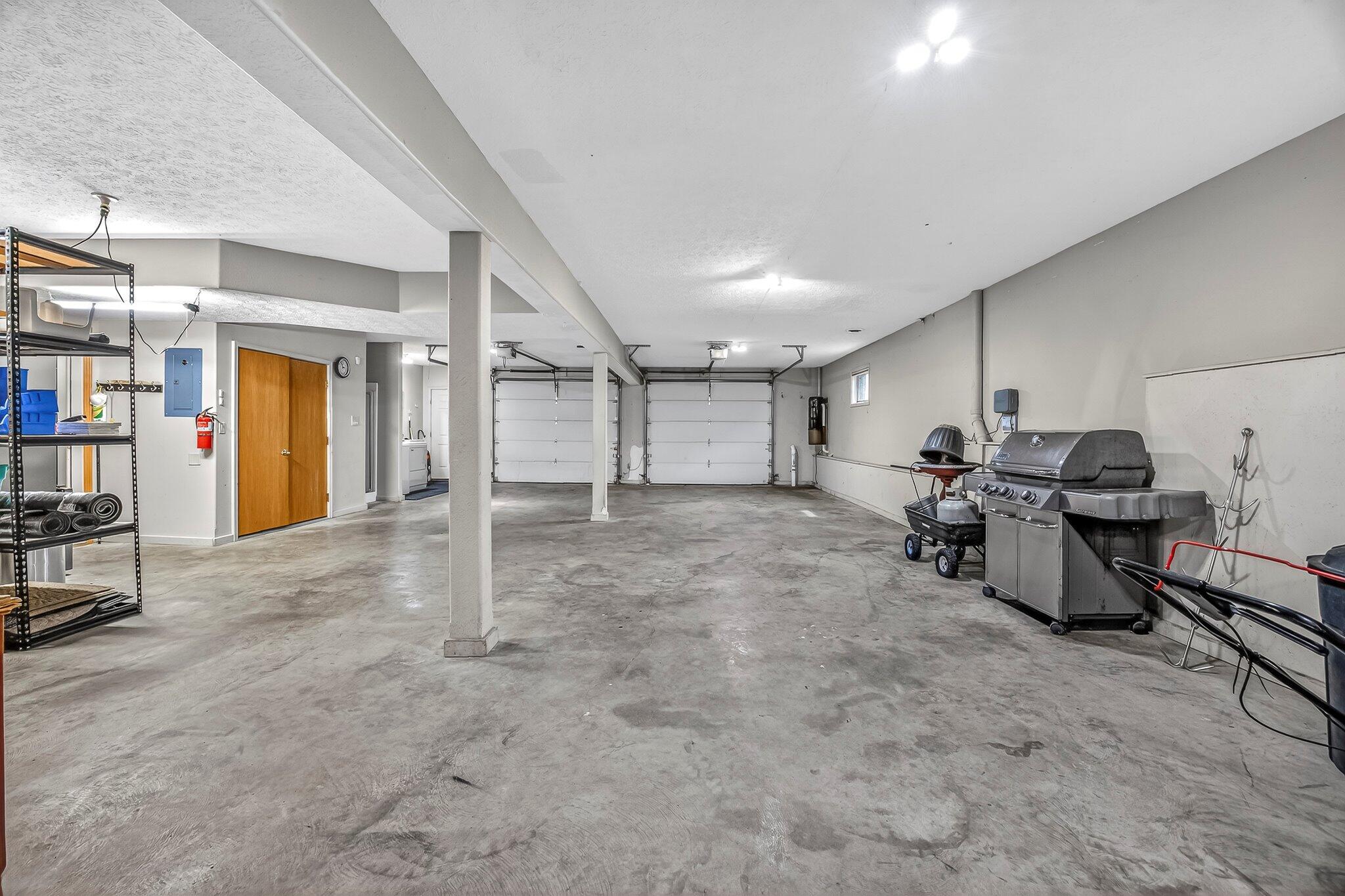 2374 South April Avenue Springfield, MO 65807 - Photo 45 of 47 44-april-42