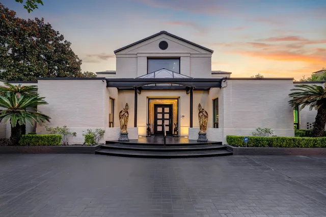 $5,999,000 | 1814 Larchmont Road, Houston, TX 77019