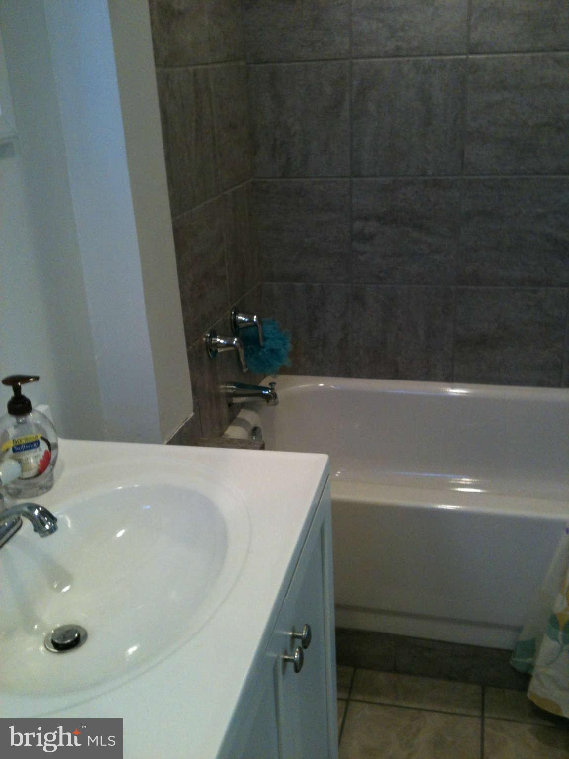 1438 Langford Road Baltimore, MD 21207 - Photo 9 of 15 Bath