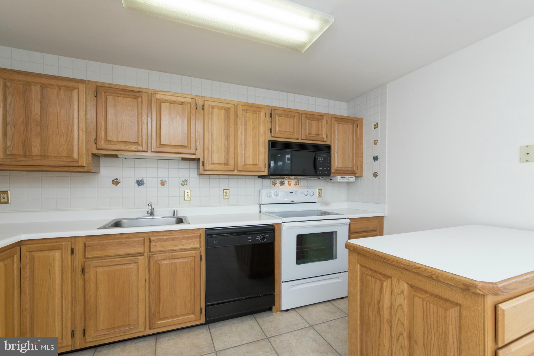 3901 Darleigh Road, Unit 2E Baltimore, MD 21236 - Photo 13 of 30 Kitchen