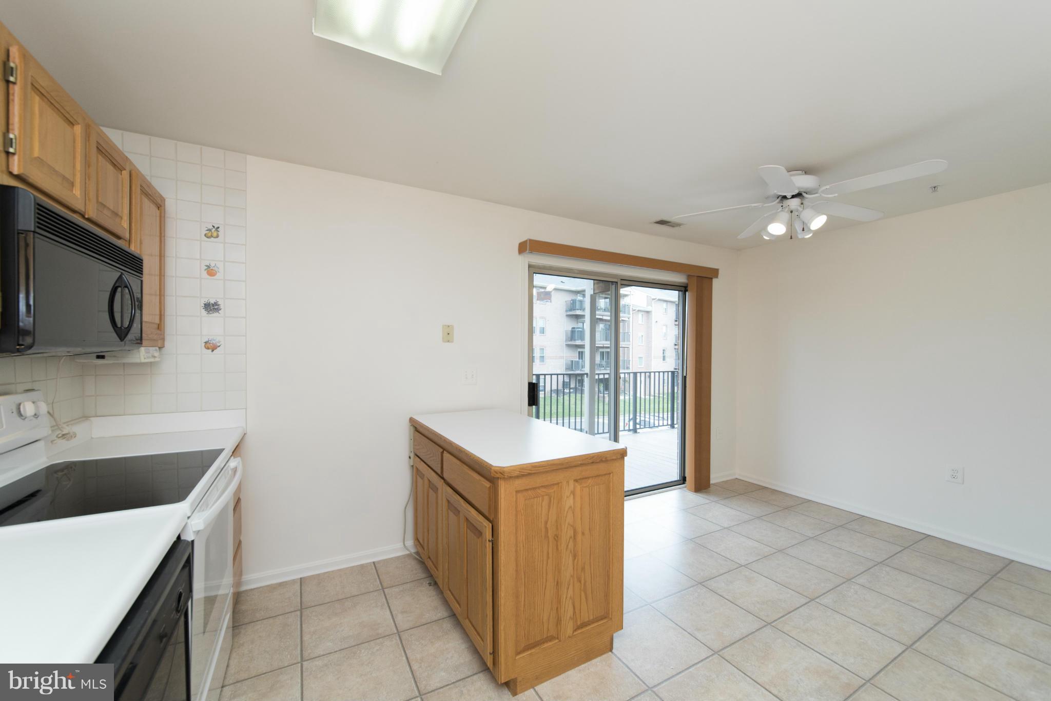 3901 Darleigh Road, Unit 2E Baltimore, MD 21236 - Photo 16 of 30 Kitchen