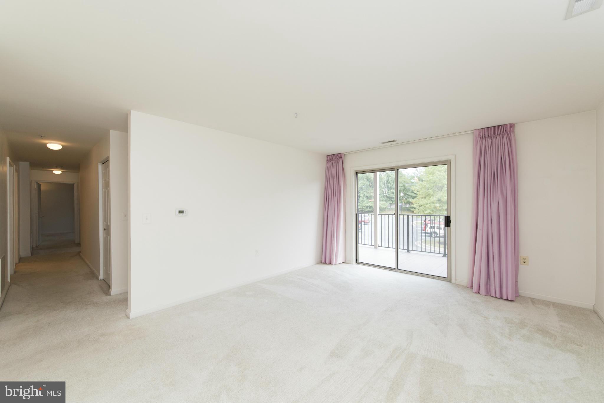 3901 Darleigh Road, Unit 2E Baltimore, MD 21236 - Photo 8 of 30 Living Room