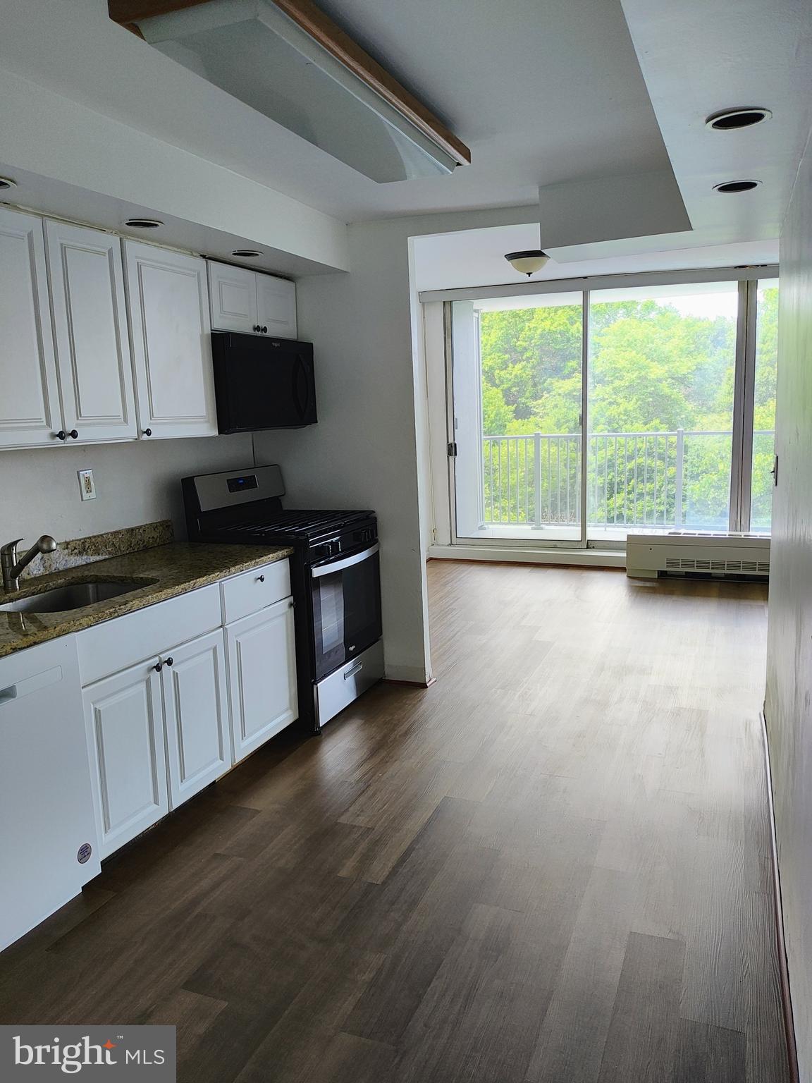 3900 West Ford Road, Unit 10H Philadelphia, PA 19131 - Photo 5 of 13 Gallery Image 5