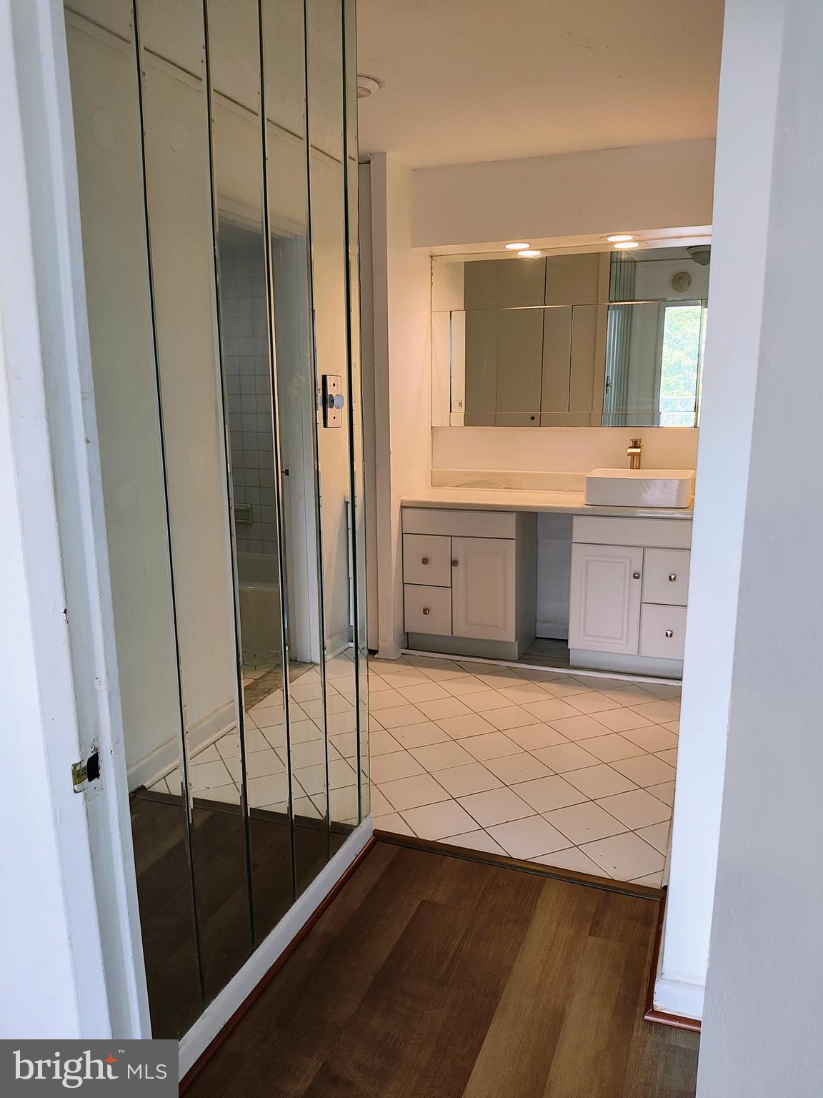 3900 West Ford Road, Unit 10H Philadelphia, PA 19131 - Photo 9 of 13 Gallery Image 9