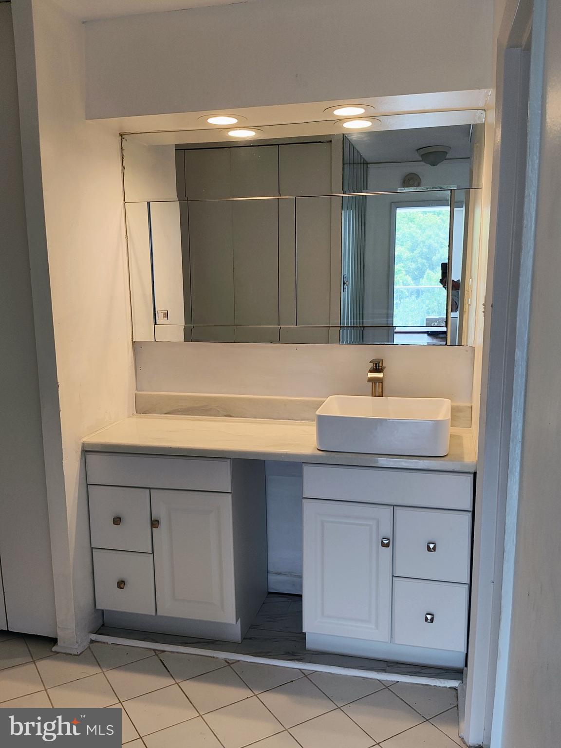 3900 West Ford Road, Unit 10H Philadelphia, PA 19131 - Photo 10 of 13 Gallery Image 10