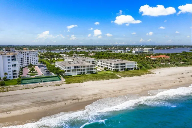 $2,599,000 | 2275 South Ocean Boulevard, Unit 206A, Palm Beach, FL 33480