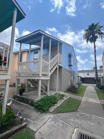 $975 | 6702 Everhart Road, Unit E105, Corpus Christi, TX 78413