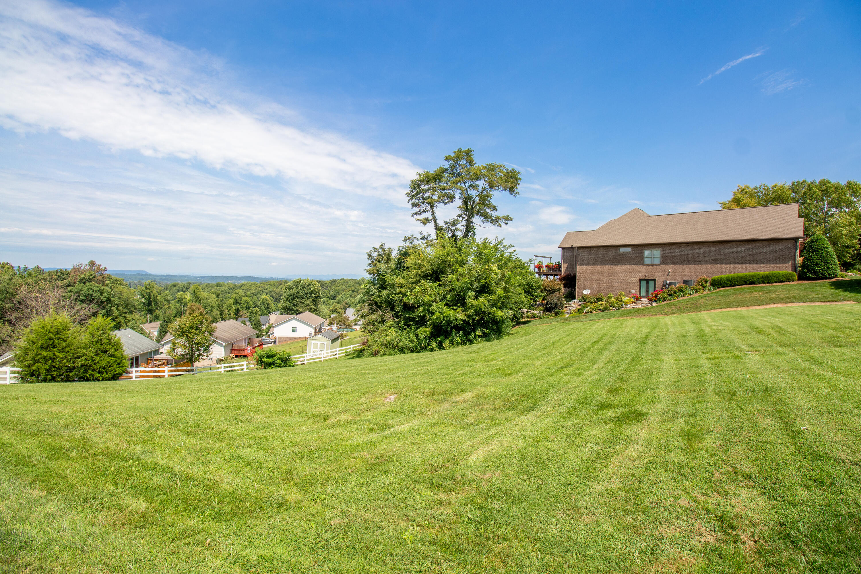 226 Sunset Ridge Court, Unit 9 Gray, TN 37615 - Photo 4 of 16 IMG_3173-HDR