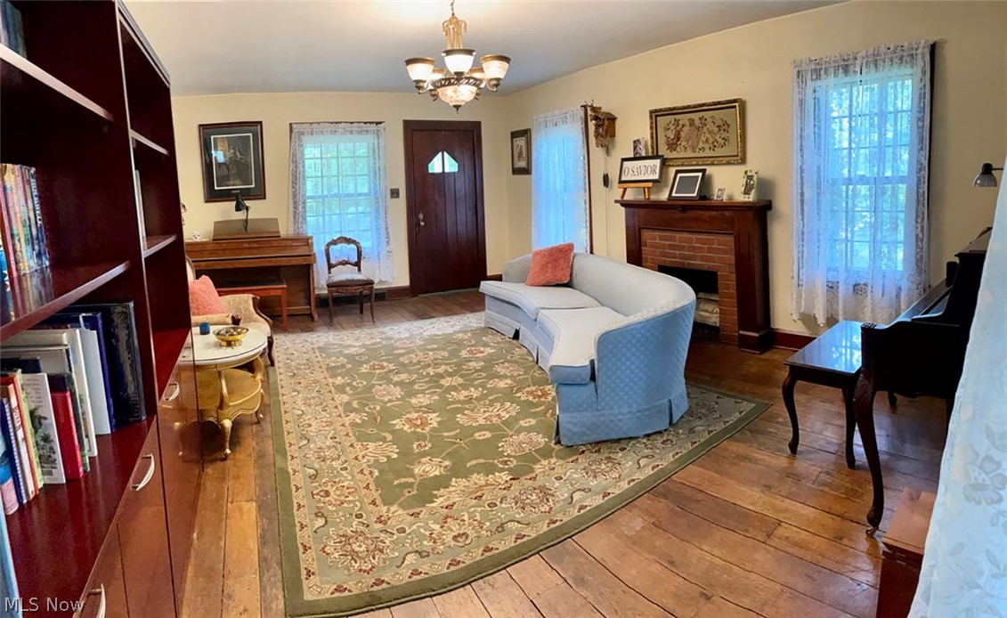 4142 Mapleton Street Southeast Canton, OH 44707 - Photo 9 of 21 Gallery Image 9