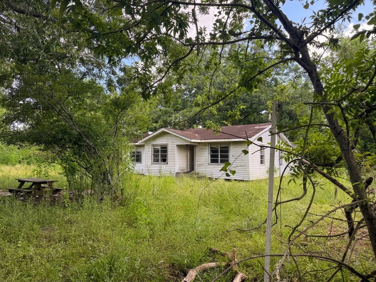 174 Bailey Road Angleton, TX 77515 - Photo 2 of 6 Gallery Image 2