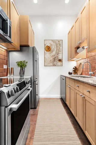 $675,000 | 244 Madison Avenue, Unit 6L | Murray Hill