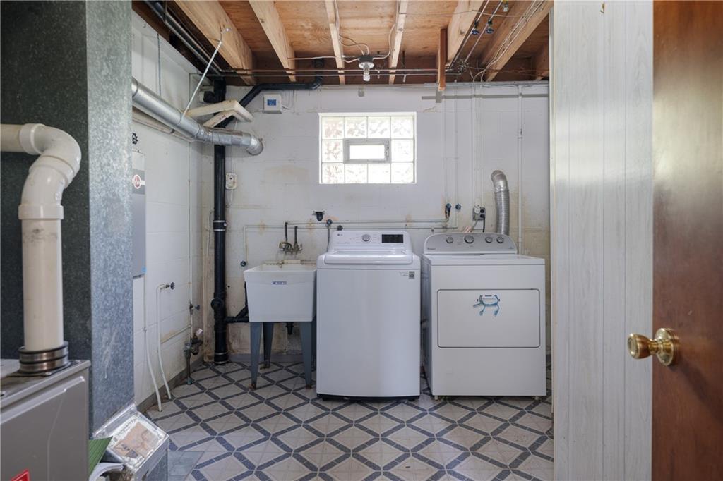 118 Klein Road Clairton, PA 15025 - Photo 24 of 39 a utility room with a washer and dryer