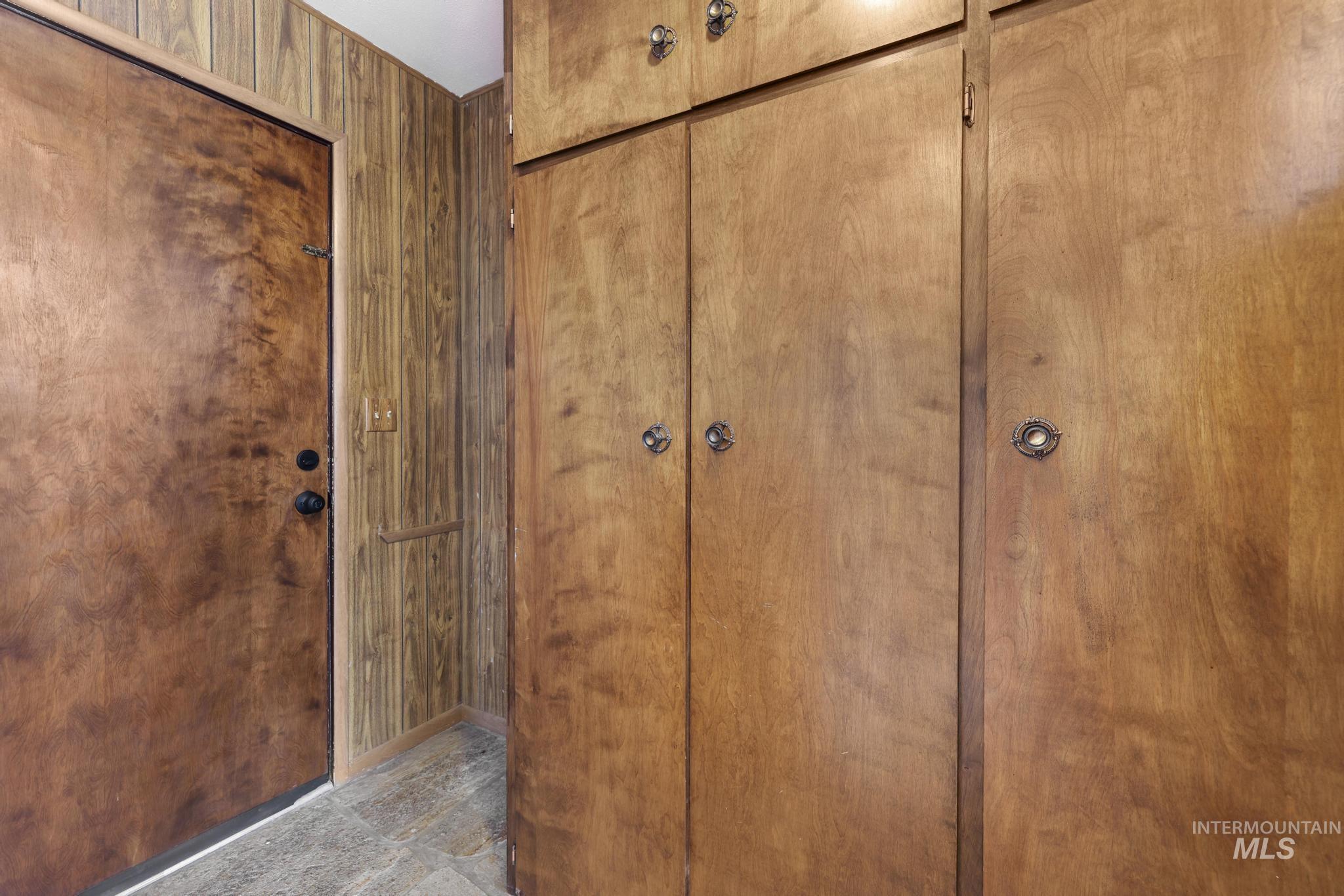 409 Clear Lakes Road Buhl, ID 83316 - Photo 15 of 43 View of closet