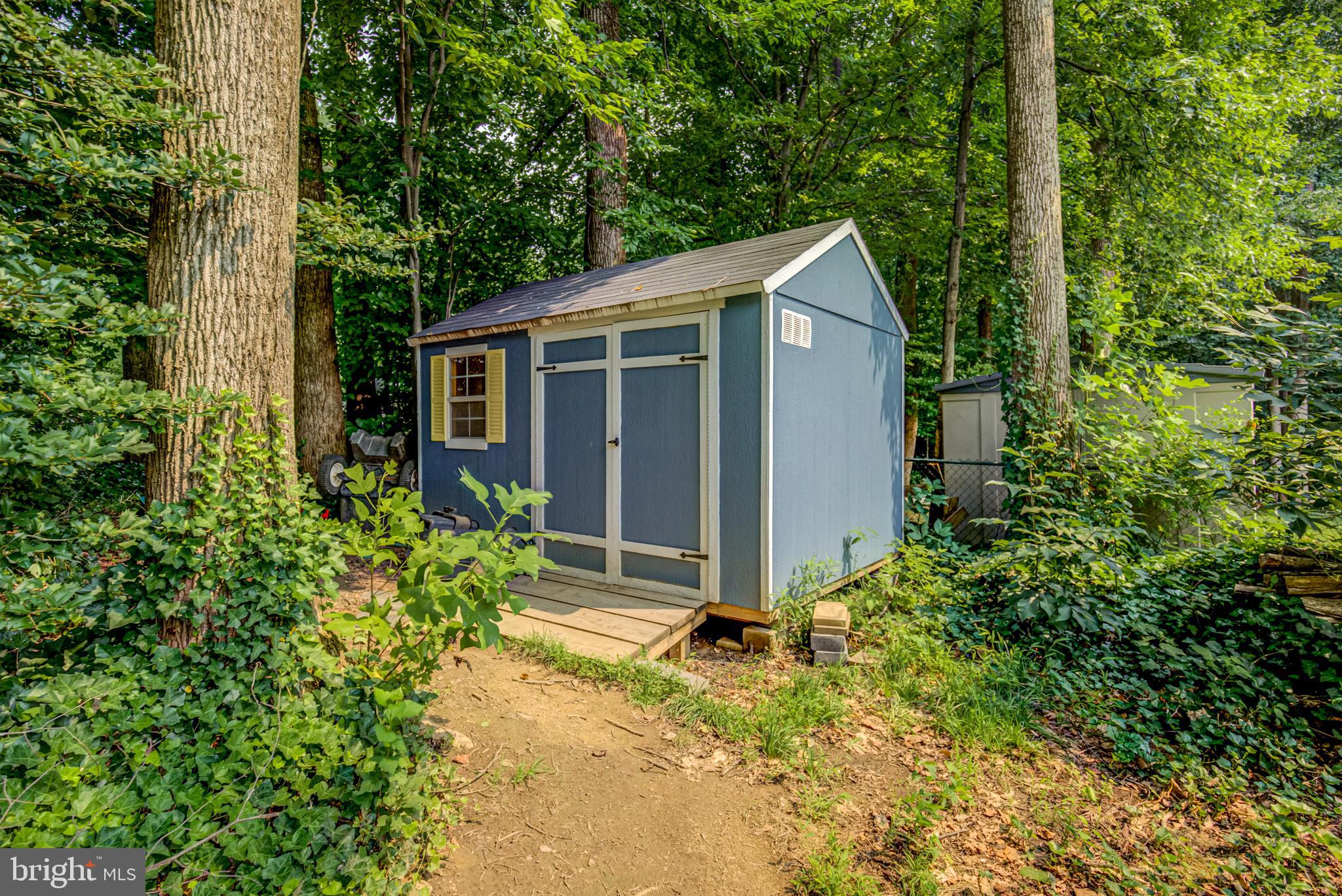 7307 Reservation Drive Springfield, VA 22153 - Photo 9 of 47 Storage shed