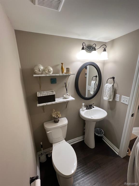 935 Barclay Circle Rochester Hills, MI 48307 - Photo 13 of 31
