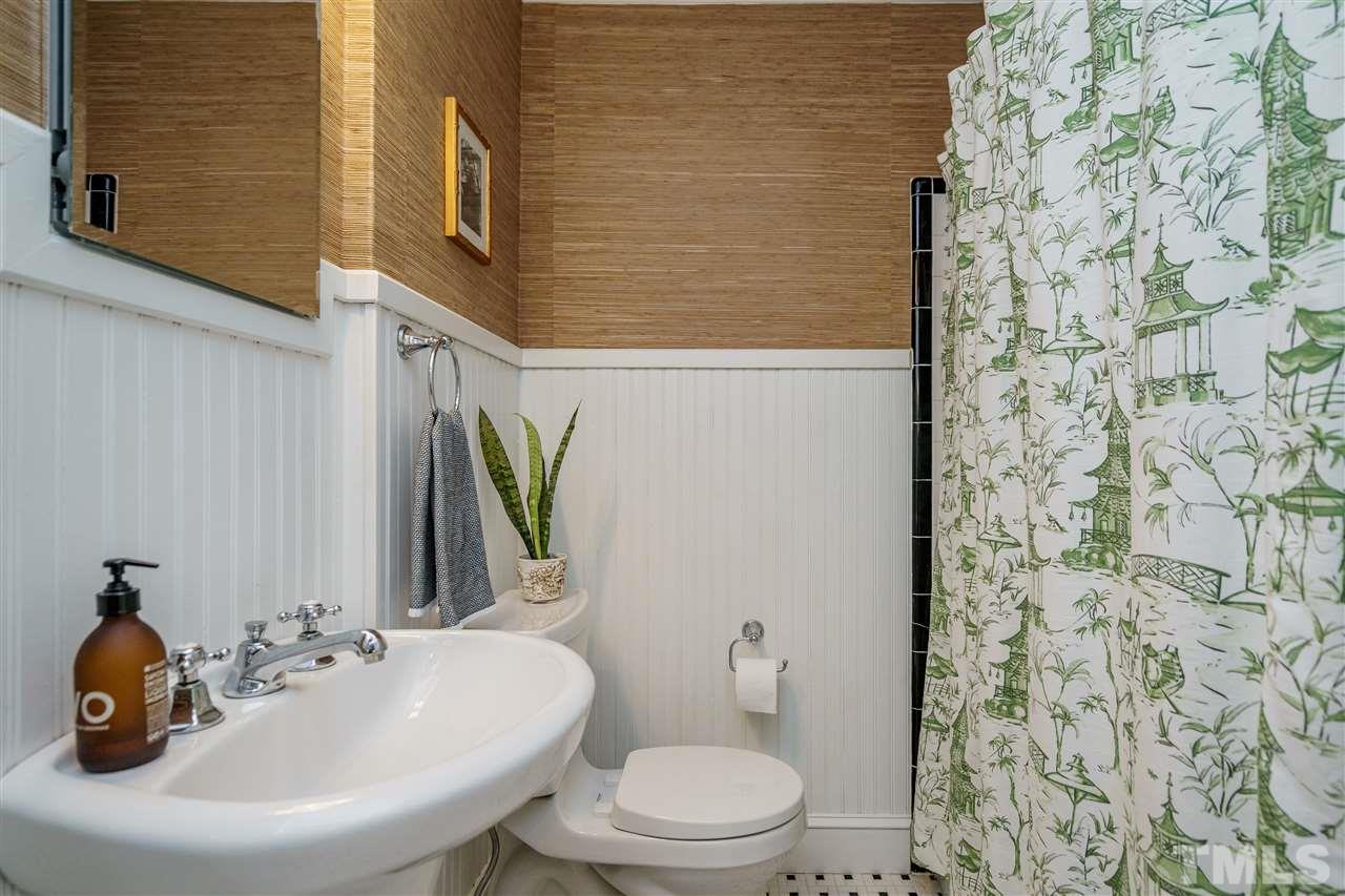 2807 Van Dyke Avenue Raleigh, NC 27607 - Photo 20 of 29