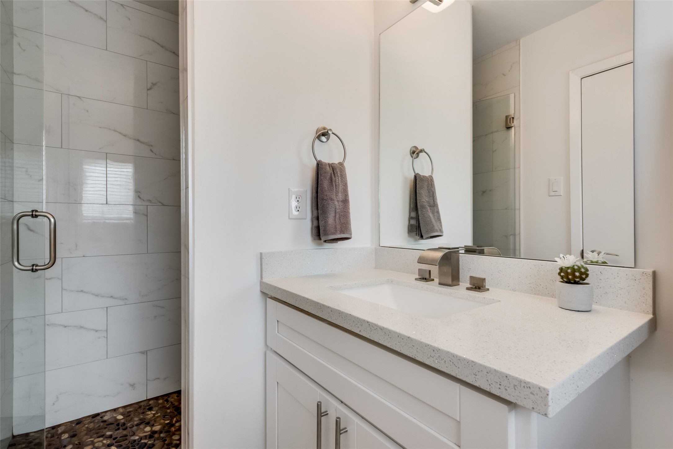 5118 Sanford Road Houston, TX 77035 - Photo 14 of 16