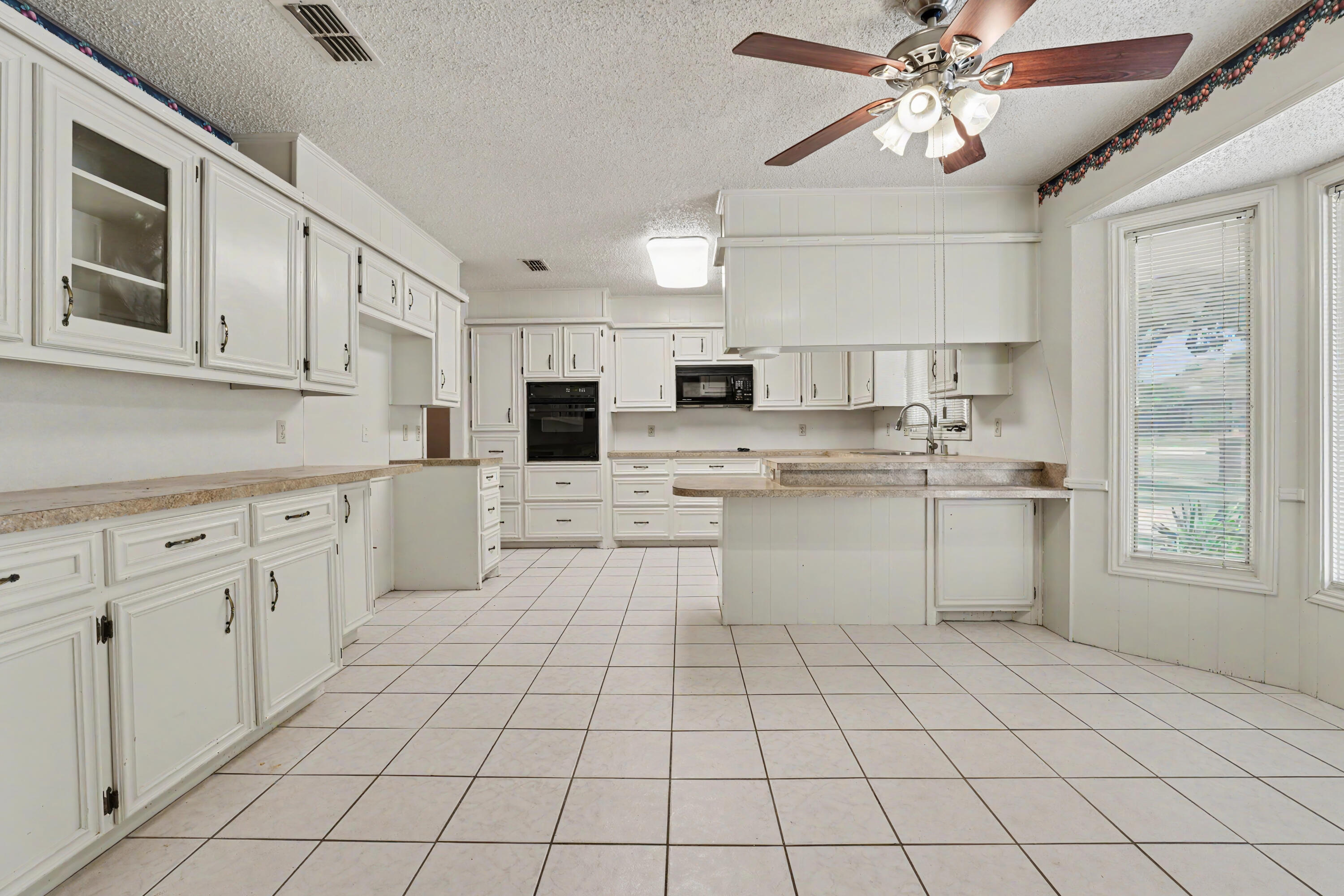 5213 86th Street Lubbock, TX 79424 - Photo 11 of 27 IMG_4086