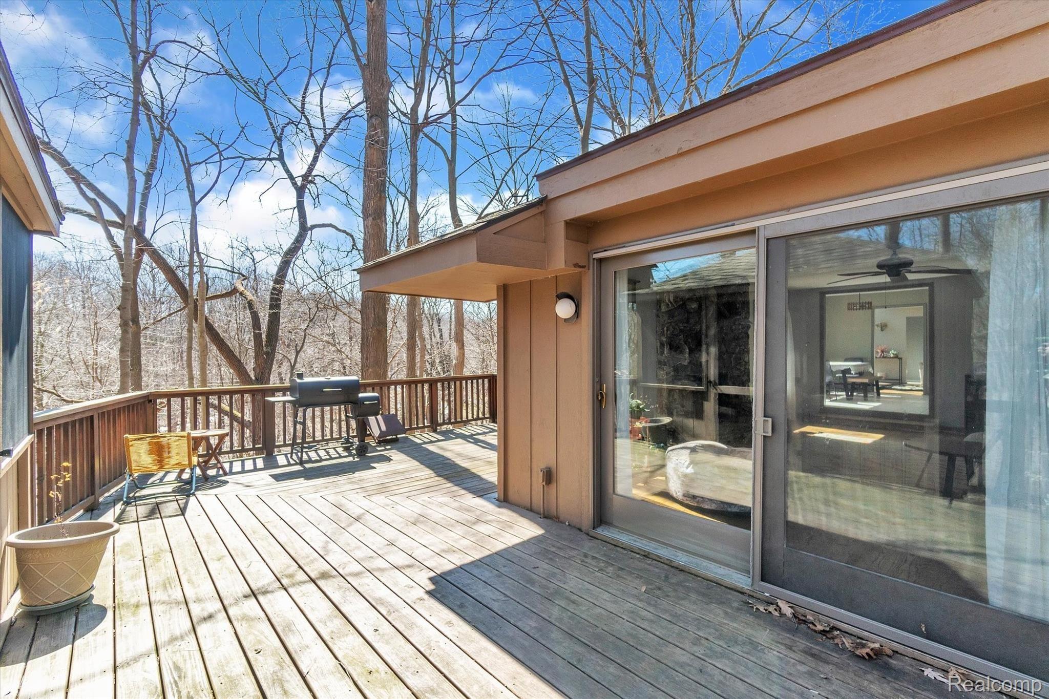 34412 Quaker Valley Road Farmington, MI 48331 - Photo 5 of 57 68-34412-Quaker-vallet-Rd-WindowStill-Real-Estate-Photography-68.jpg