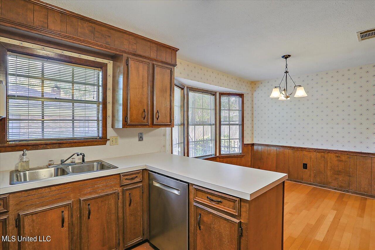 112 Longmeadow Road Brandon, MS 39042 - Photo 11 of 44 12-112 Longmeadow Rd