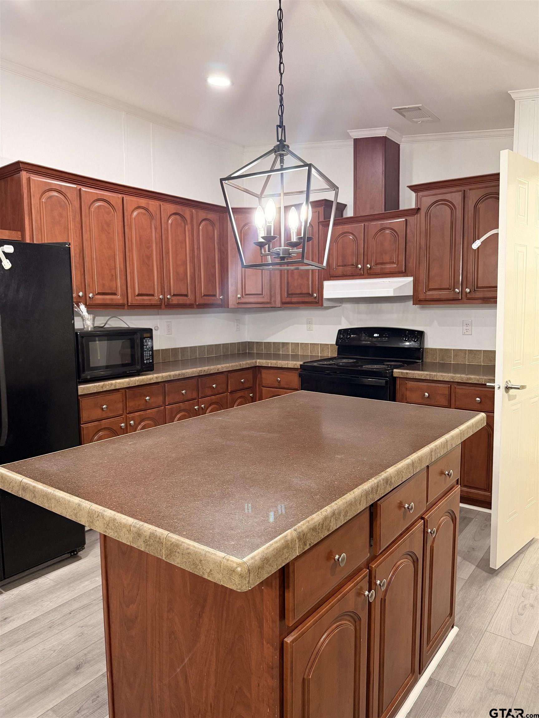 5611 Holiday Hills Road Tyler, TX 75708 - Photo 8 of 33 Gallery Image 8