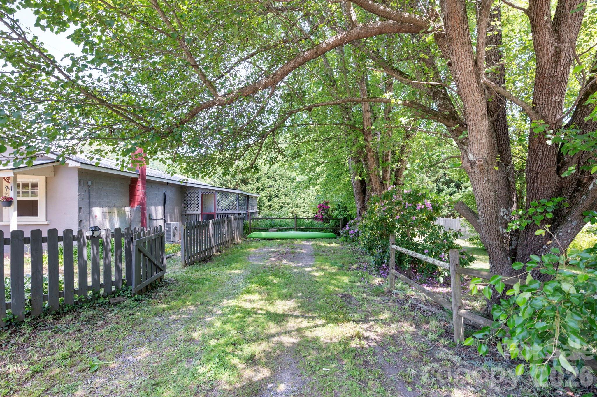 2802 Beaverdam Road Canton, NC 28716 - Photo 22 of 26