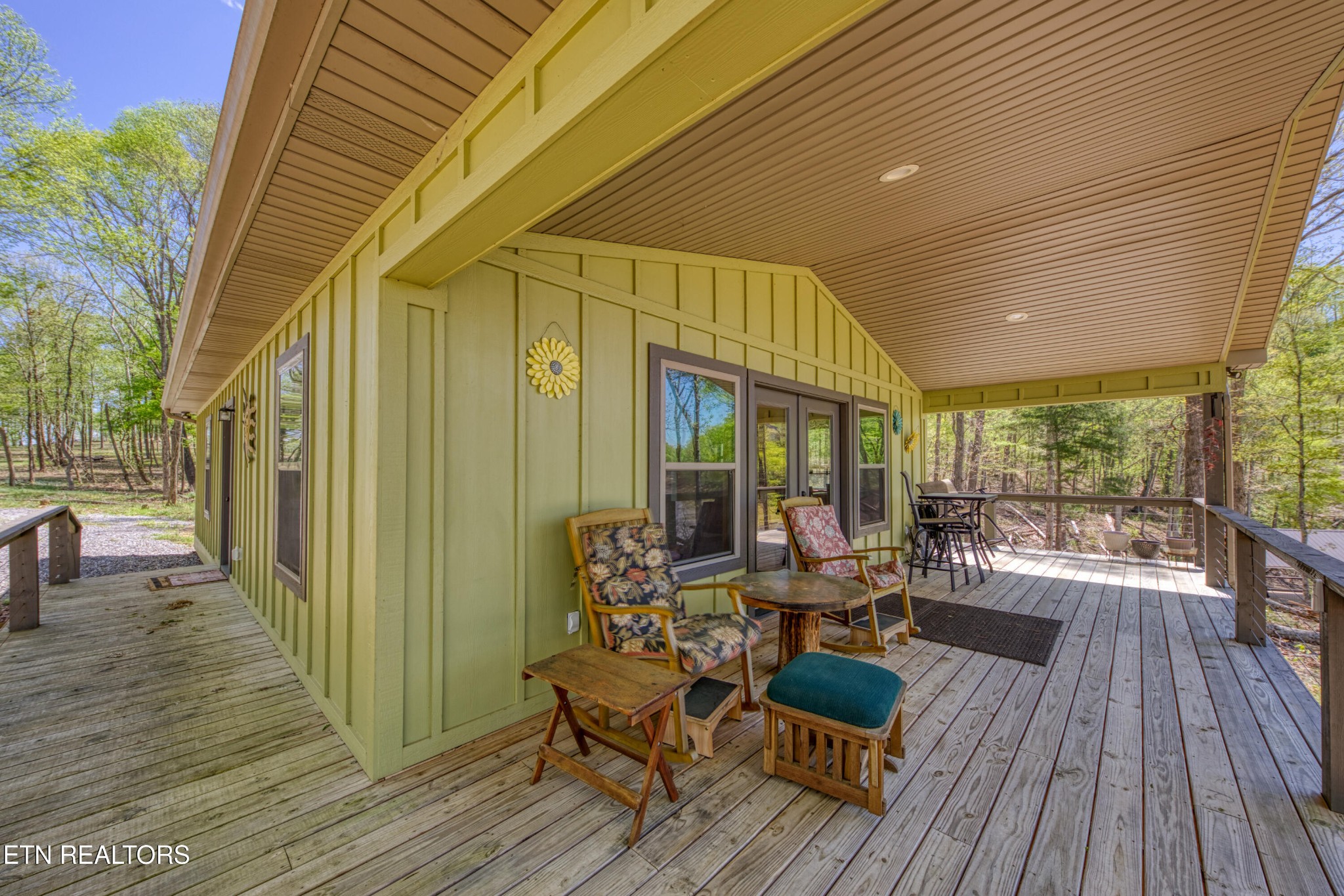 1040 Rdg Pt Trail Dandridge, TN 37725 - Photo 11 of 31 a living room with furniture and wooden floor