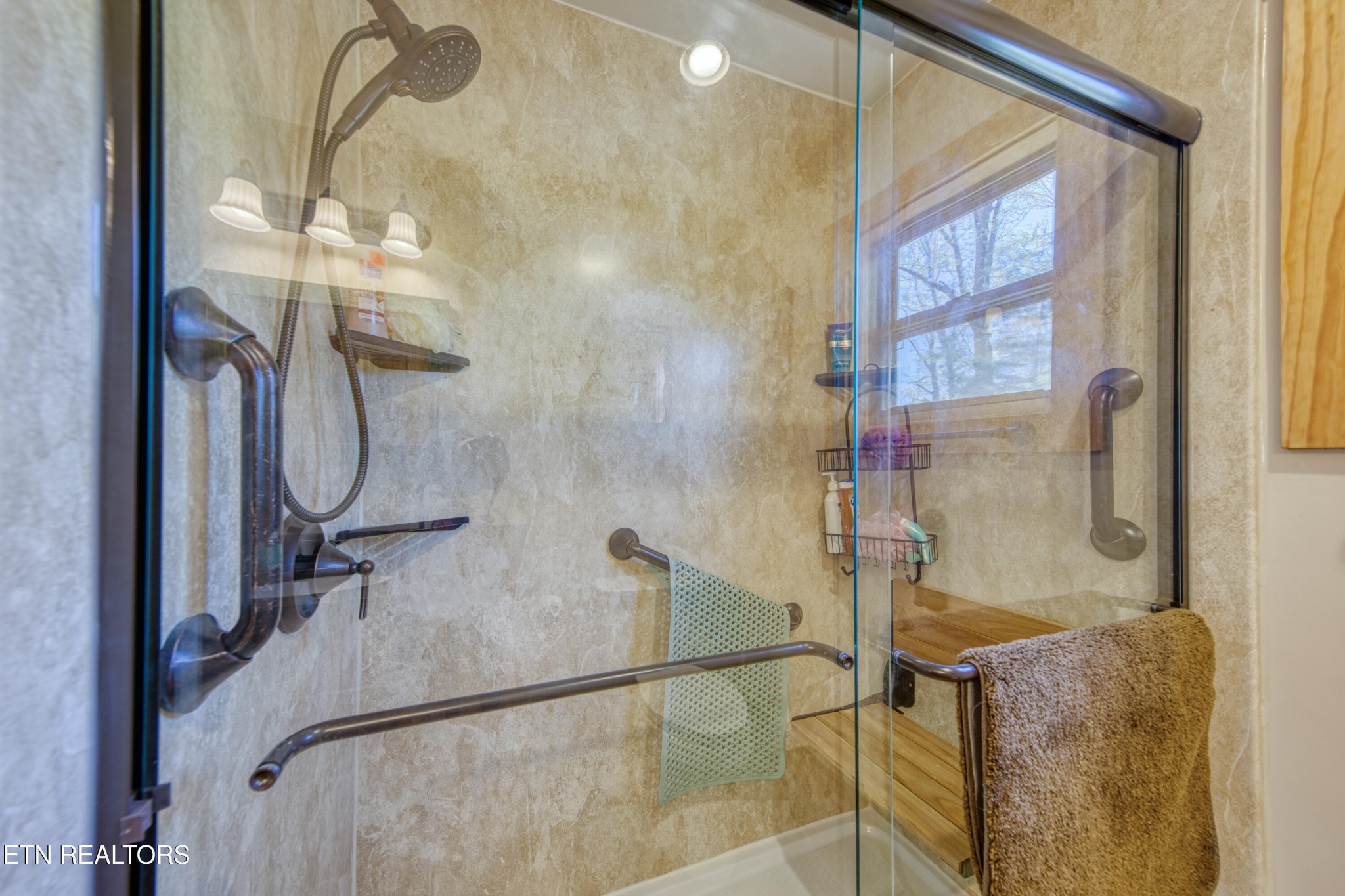 1040 Rdg Pt Trail Dandridge, TN 37725 - Photo 23 of 31 a bathroom with a shower