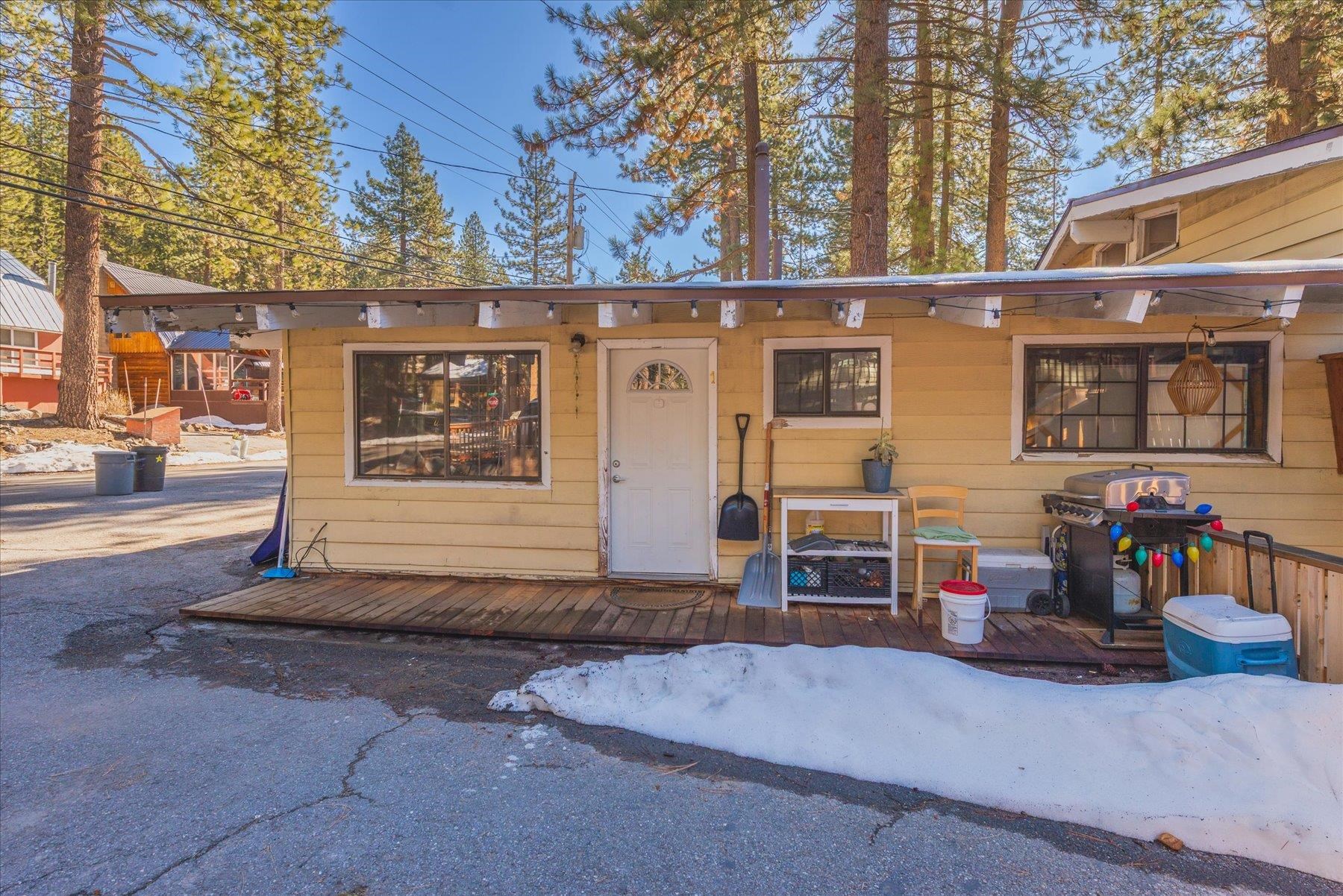 13381 Moraine Road Truckee, CA 96161 - Photo 5 of 27