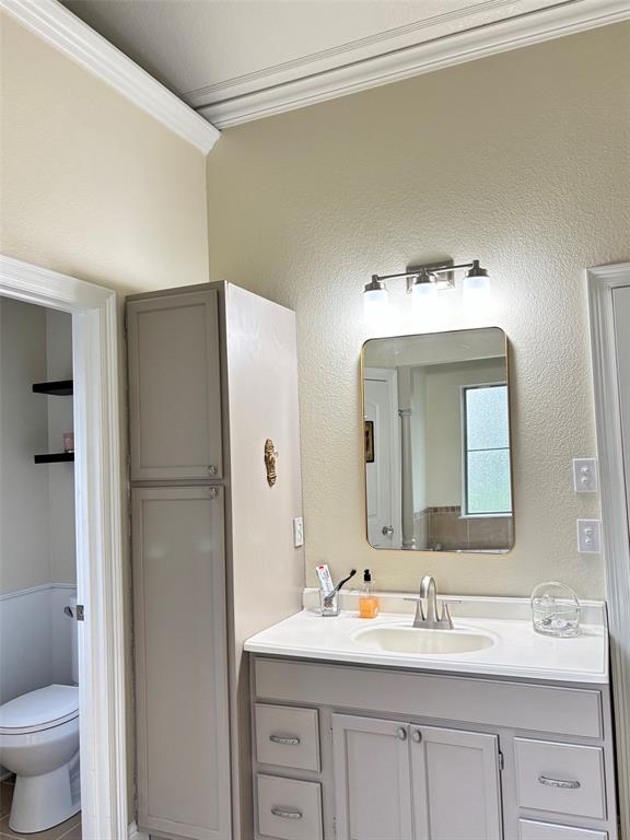 605 Jade Haughton, LA 71037 - Photo 8 of 34 Bathroom vanity with a white countertop and integrated sink