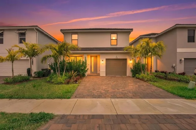 $4,300 | 713 Southeast 15th Avenue, Homestead, FL 33033