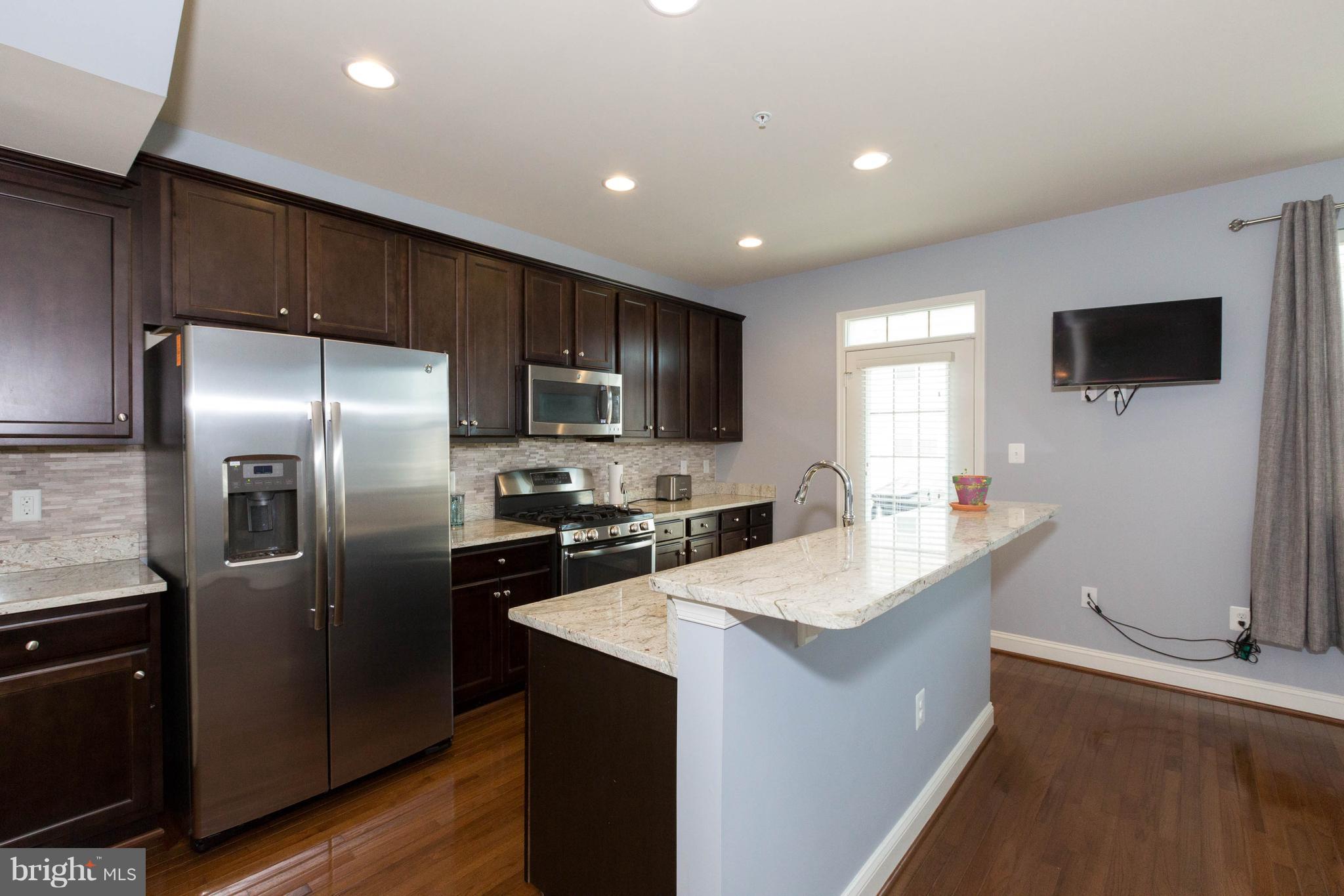 22492 Newcut Road Clarksburg, MD 20871 - Photo 3 of 26 Kitchen