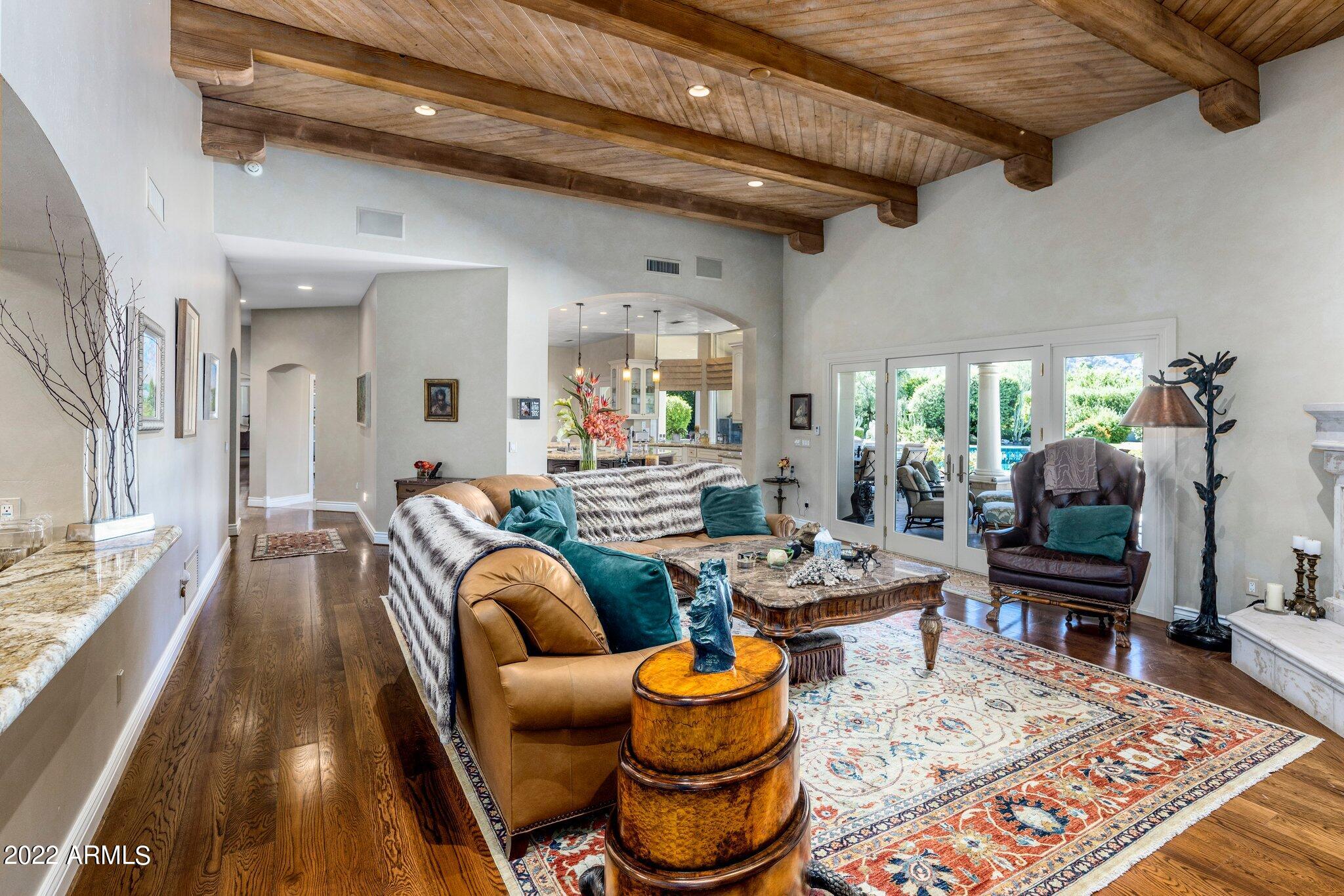 6200 North Yucca Road Paradise Valley, AZ 85253 - Photo 12 of 40 Family Room