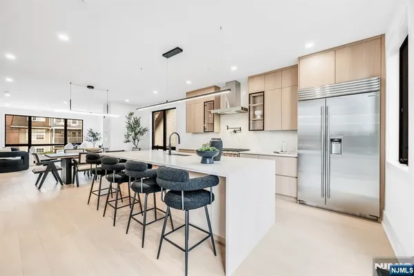 $1,775,000 | 25 Garden Place, Unit A, Edgewater, NJ 07020