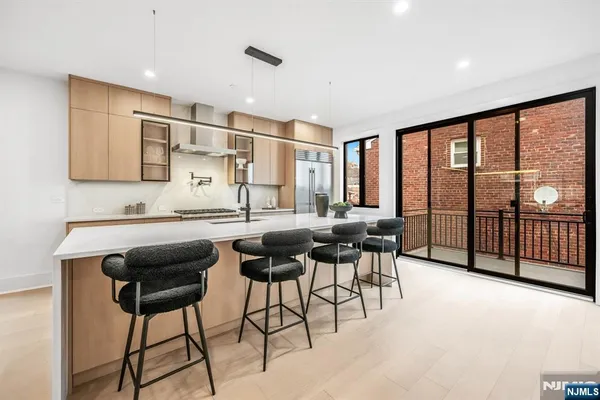 $1,775,000 | 25 Garden Place, Unit A, Edgewater, NJ 07020