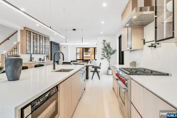 $1,775,000 | 25 Garden Place, Unit A, Edgewater, NJ 07020