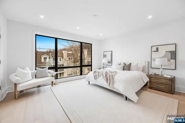 $1,775,000 | 25 Garden Place, Unit A, Edgewater, NJ 07020